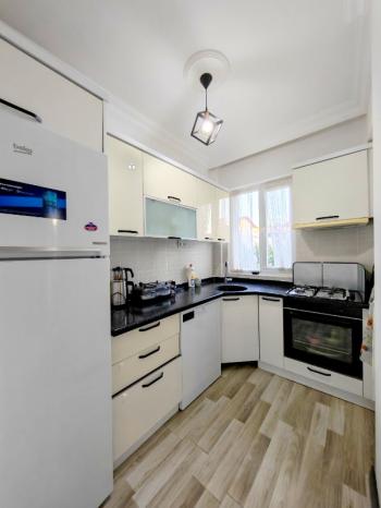 Didim Yeni Mahalle’de Altınkum’a Yakın Eşyalı 2+1 Ara Kat Satılık Daire