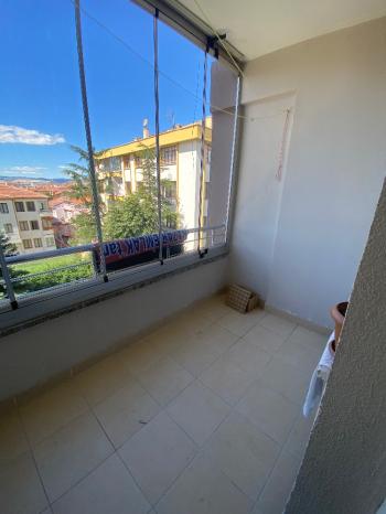 GÜVENAY - ÇORUM ÜÇTUTLAR MAHALLESİ ALBAYRAK CADDESİ ÜZERİ KİRALIK DAİRE