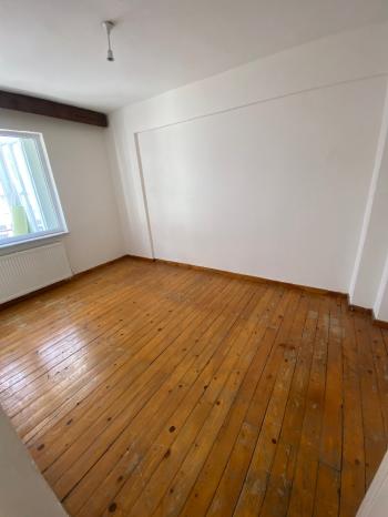 GÜVENAY - ÇORUM ÜÇTUTLAR MAHALLESİ ALBAYRAK CADDESİ ÜZERİ KİRALIK DAİRE