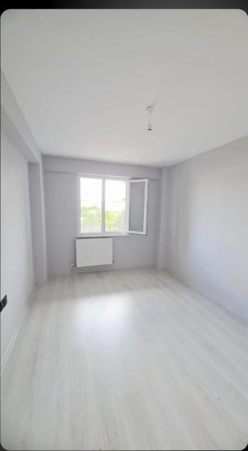GÜVENAY - ÇORUM KALE MAH. ATA CADDESİ ÜZERİ KİRALIK 4+1 DAİRE