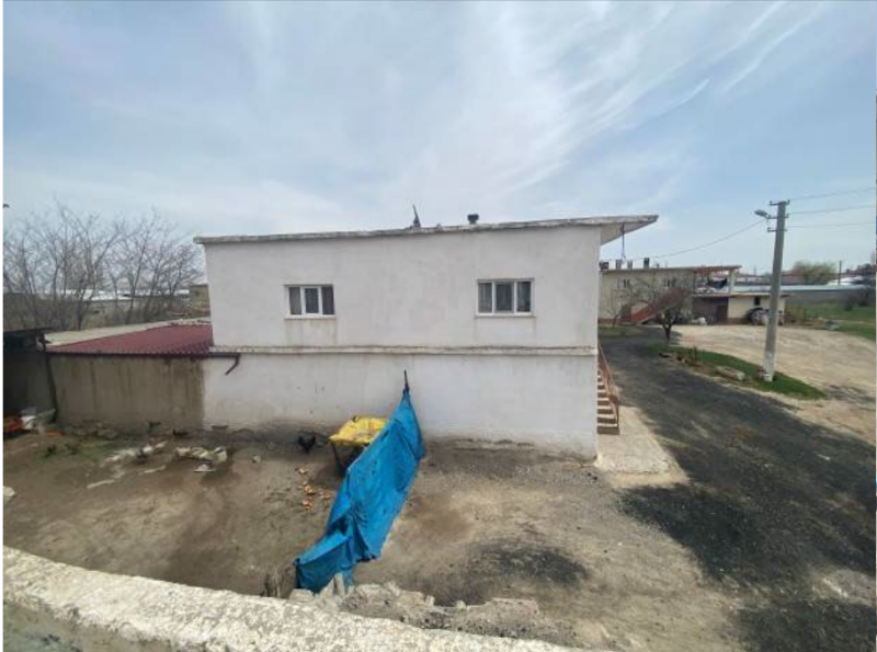 BİR DAİRE FİYATINA 14 AYRI DAİRE VE MEYVE BAHÇESİ! 4.770 m² ARSA İÇİNDE, ELEKTRİĞİ SUYU AYRI 7 ADET 2 KATLI FIRSAT MÜLK!