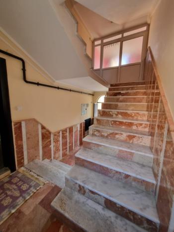 AFYON ÜÇOK EMLAKTAN OSMANGAZİ MAH 300M² LÜKS ARSA ÜSTÜNDE KOMPLE SATILIK BİNA