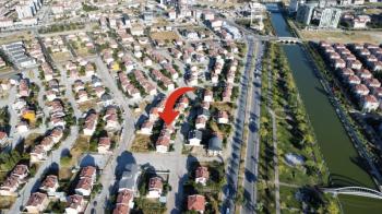 AFYON ÜÇOK EMLAKTAN OSMANGAZİ MAH 300M² LÜKS ARSA ÜSTÜNDE KOMPLE SATILIK BİNA