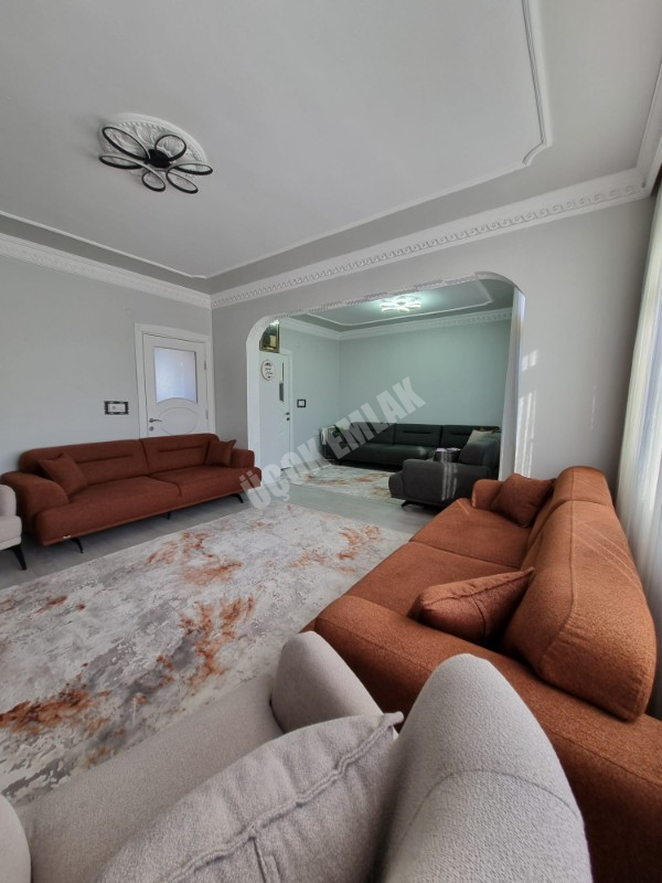 AFYON ÜÇOK EMLAKTAN OSMANGAZİ MAH 300M² LÜKS ARSA ÜSTÜNDE KOMPLE SATILIK BİNA