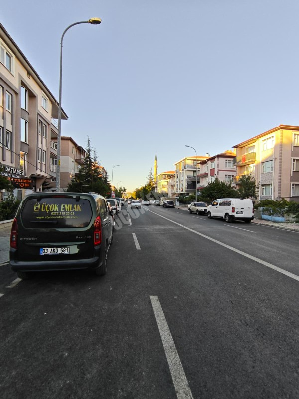 * AFYON ÜÇOK EMLAKTAN KOCATEPE MAH 90M² 2+1 SATILIK DAİRE *