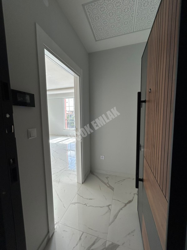 AFYON ÜÇOK EMLAKTAN MAREŞAL FEVZİ ÇAKMAK MAH 2+1 80M² SIFIR SATILIK DAİRE 