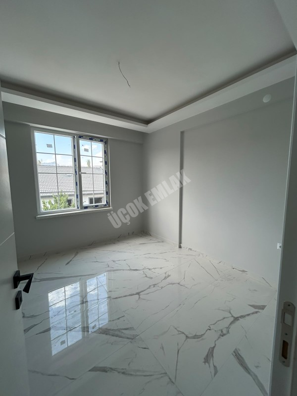 AFYON ÜÇOK EMLAKTAN MAREŞAL FEVZİ ÇAKMAK MAH 2+1 80M² SIFIR SATILIK DAİRE 