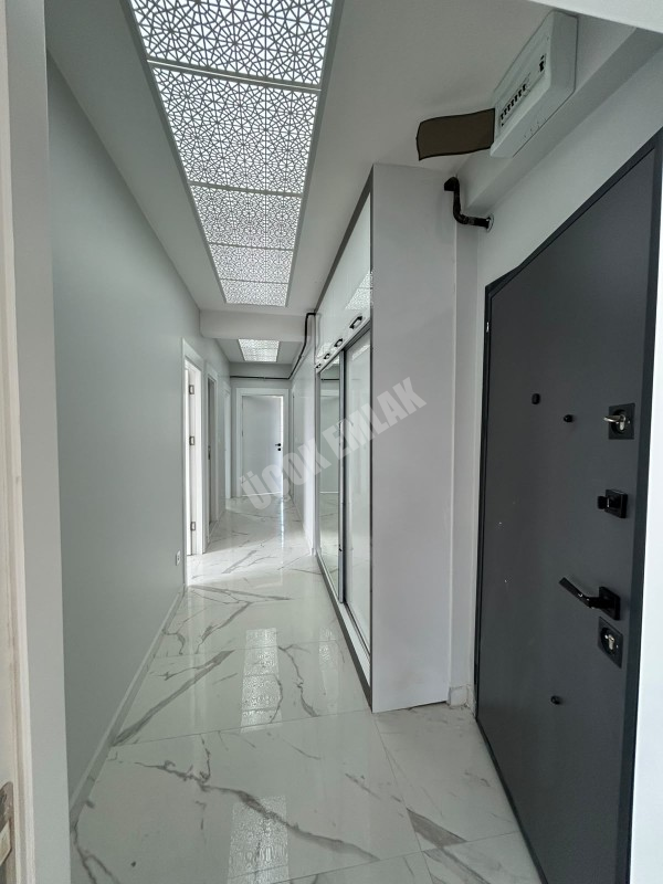 AFYON ÜÇOK EMLAKTAN MAREŞAL FEVZİ ÇAKMAK MAH 2+1 80M² SIFIR SATILIK DAİRE 