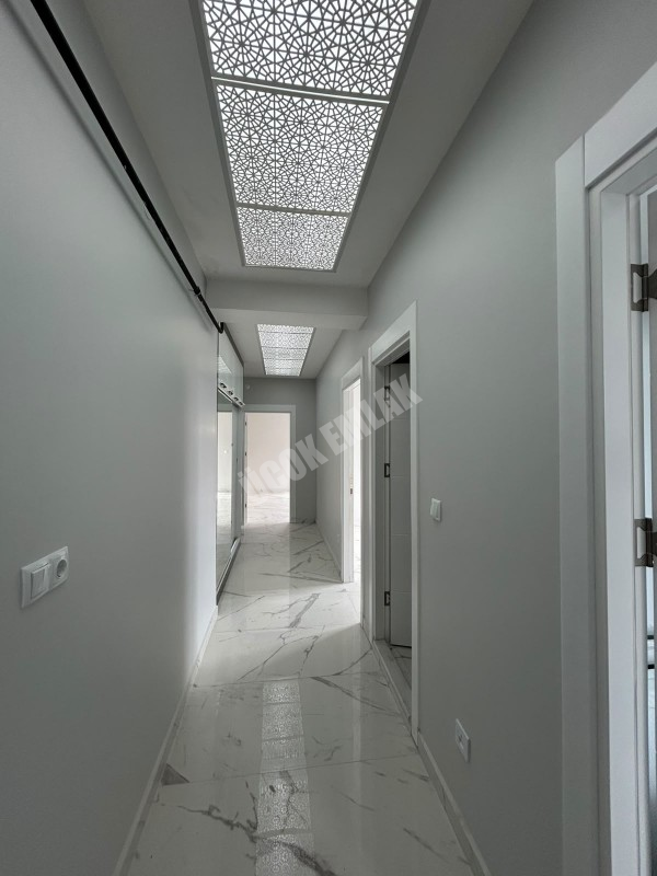 AFYON ÜÇOK EMLAKTAN MAREŞAL FEVZİ ÇAKMAK MAH 2+1 80M² SIFIR SATILIK DAİRE 