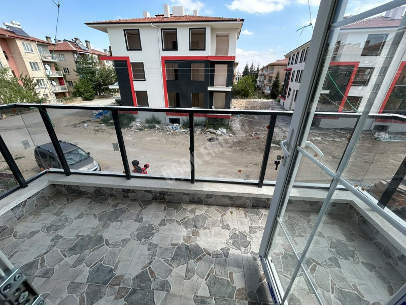AFYON ÜÇOK EMLAKTAN MAREŞAL FEVZİ ÇAKMAK MAH 2+1 80M² SIFIR SATILIK DAİRE 