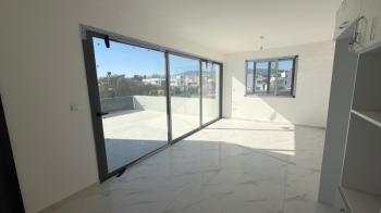 Lefkoşa Gönyeli'de SATILIK TÜRK KOÇANLI YENİ BİTMİŞ  2+1 PENTHOUSE