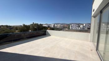 Lefkoşa Gönyeli'de SATILIK TÜRK KOÇANLI YENİ BİTMİŞ  2+1 PENTHOUSE