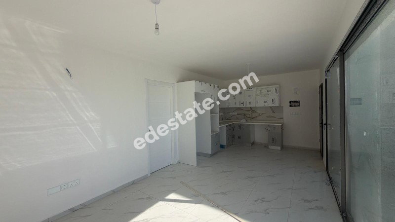 Lefkoşa Gönyeli'de SATILIK TÜRK KOÇANLI YENİ BİTMİŞ  2+1  PENTHOUSE