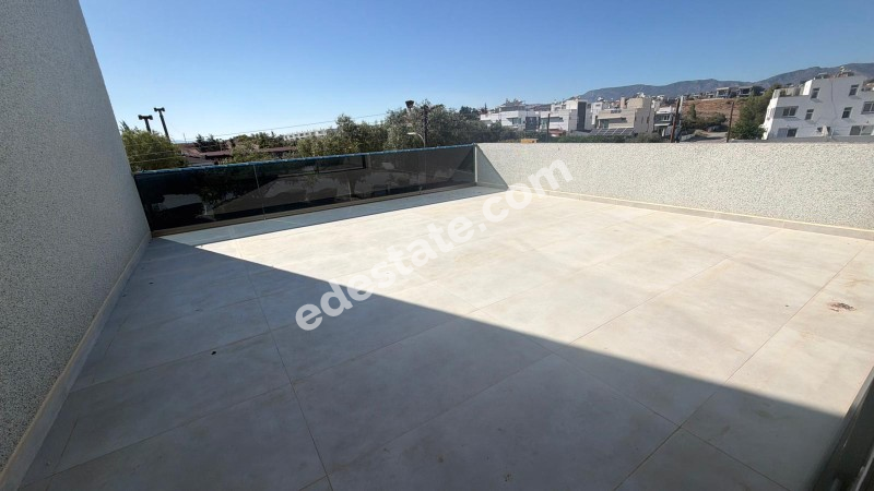 Lefkoşa Gönyeli'de SATILIK TÜRK KOÇANLI YENİ BİTMİŞ  2+1  PENTHOUSE
