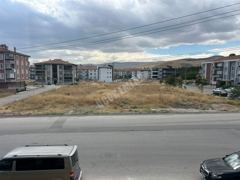 AFYON ÜÇOK EMLAKTAN MARESAL F ÇAKMAK MAH SATILIK SIFIR LÜX 3+1 DAİRELER