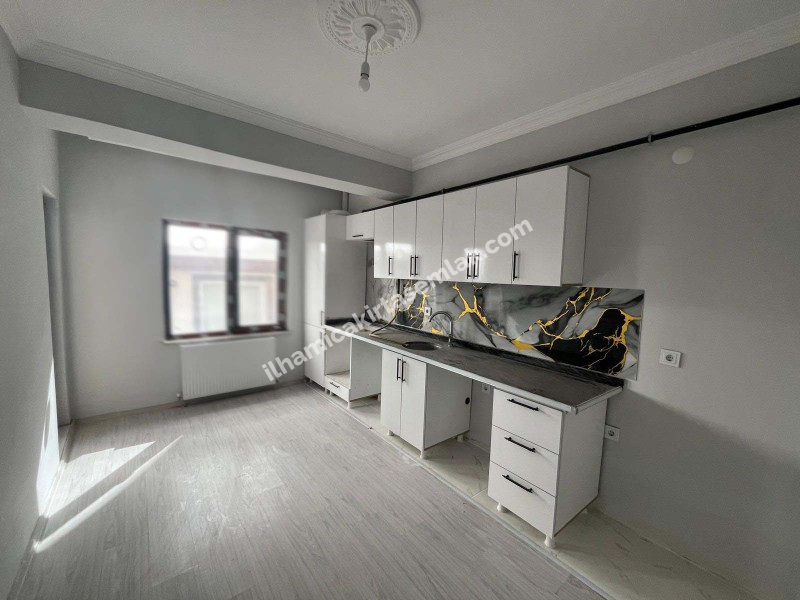 CUMHURİYET MAHALLESİNDE SATILIK SIFIR GENİŞ 2+1 DAİRE
