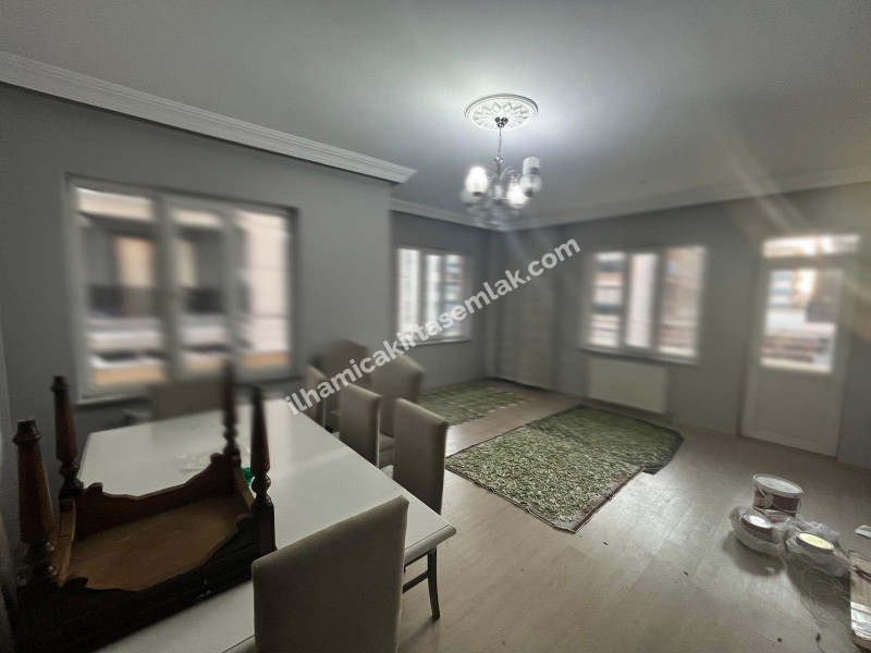 CUMHURİYET MAHALLESİNDE SATILIK 3+1 GENİŞ DAİRE