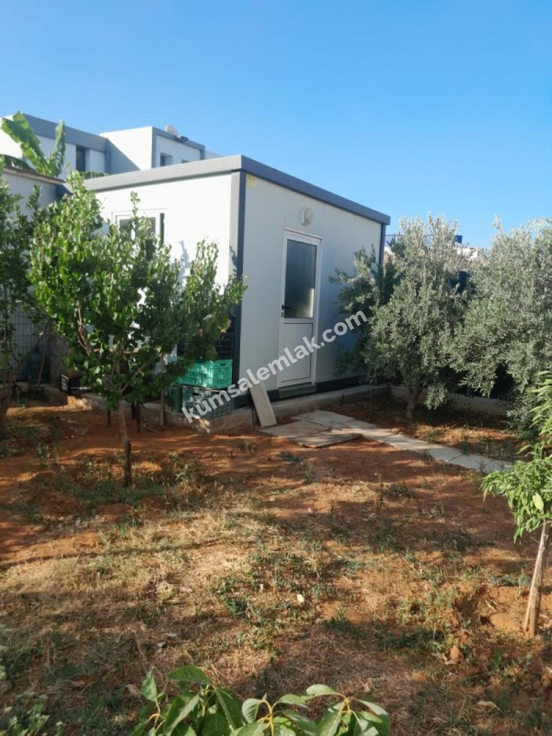 MAĞUSADA ANAYOL ÜSTÜNDE SATILIK TEK MÜSTAKİL BAHÇELİ EŞYALI  EV 