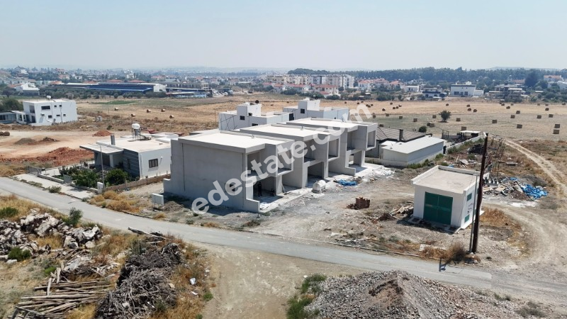 Girne Boğaz Bölgesinde SATILIK 3 ADET SIFIR 3+1 DUBLEKS VİLLA 