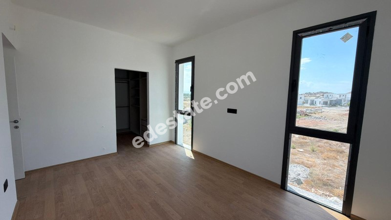 Girne Boğaz Bölgesinde SATILIK 3+1  Tam müstakil villa  (KDV YOKTUR)