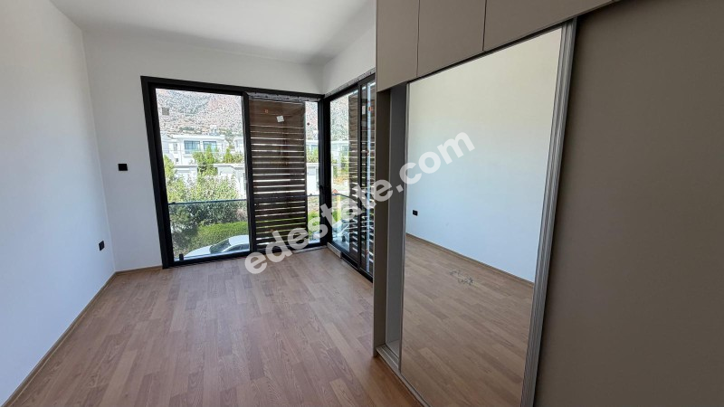 Girne Boğaz Bölgesinde SATILIK 3+1  Tam müstakil villa  (KDV YOKTUR)