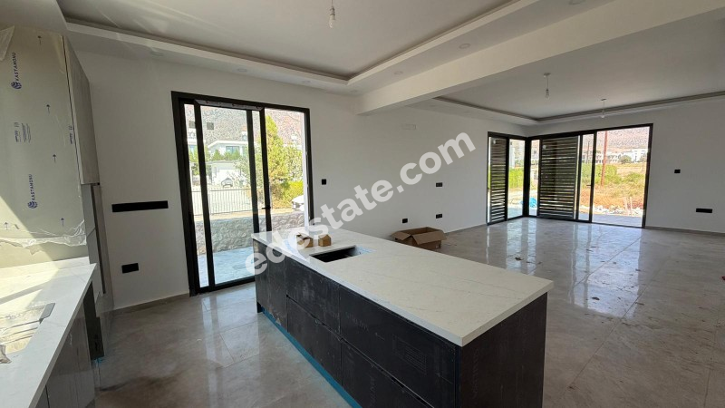 Girne Boğaz Bölgesinde SATILIK 3+1  Tam müstakil villa  (KDV YOKTUR)