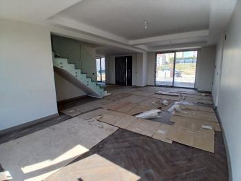 GÜVENAY - ÇORUM BİNEVLER PANORAMİK MANZARALI SATILIK 5+1 VİLLA