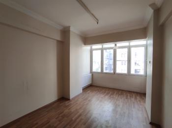 GÜVENAY - ÇORUM FATİH CADDESİ CADDE ÜZERİ SATILIK FIRSAT 3+1 DAİRE