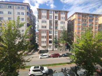GÜVENAY - ÇORUM FATİH CADDESİ CADDE ÜZERİ SATILIK FIRSAT 3+1 DAİRE