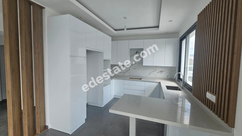 Gönyeli Alayköy'de SATILIK 3+1 Zemin kat daire