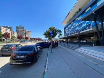ARTI'DAN ÖZLÜCE AVM'DE CADDEYE CEPHE KURUMSAL KİRACILI DÜKKAN