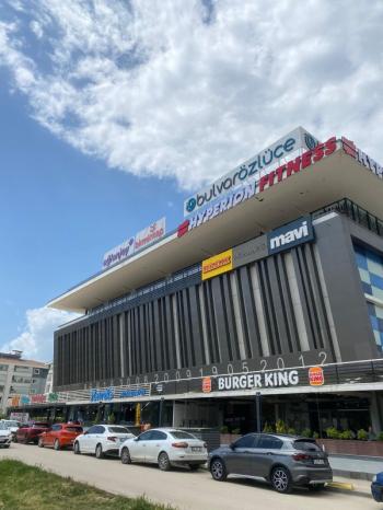 ARTI'DAN ÖZLÜCE AVM'DE CADDEYE CEPHE KURUMSAL KİRACILI DÜKKAN