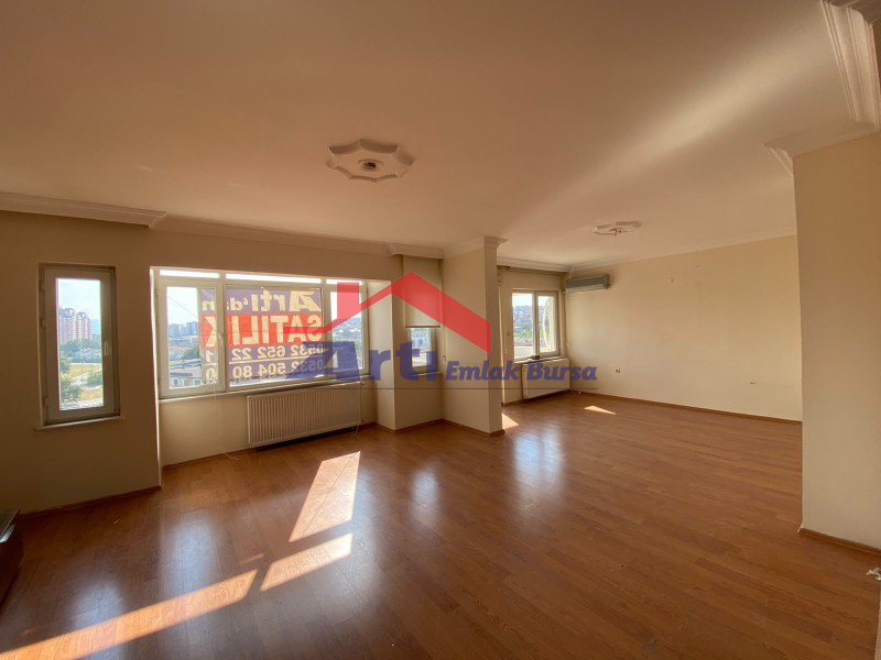 ARTI'DAN ÖZLÜCE'DE 4+1 160M² NET 4 BALKONLU SATILIK DAİRE