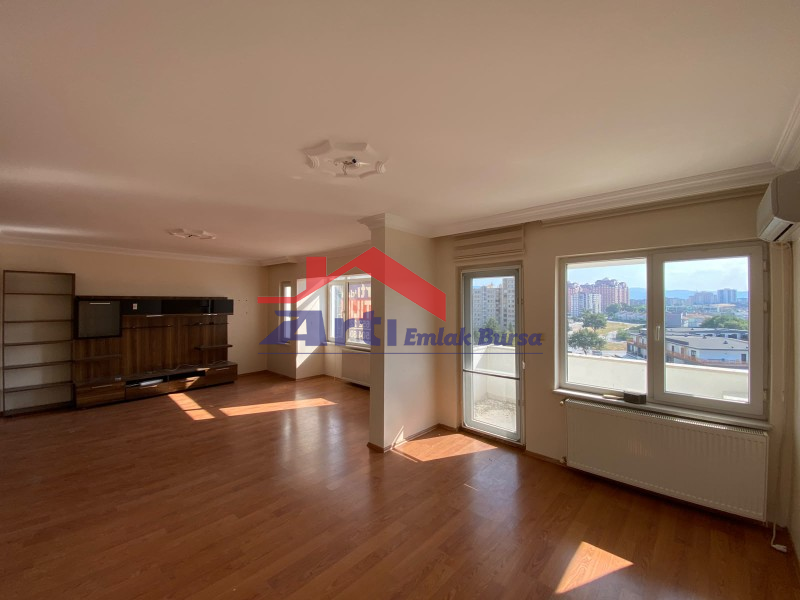 ARTI'DAN ÖZLÜCE'DE 4+1 160M² NET 4 BALKONLU SATILIK DAİRE