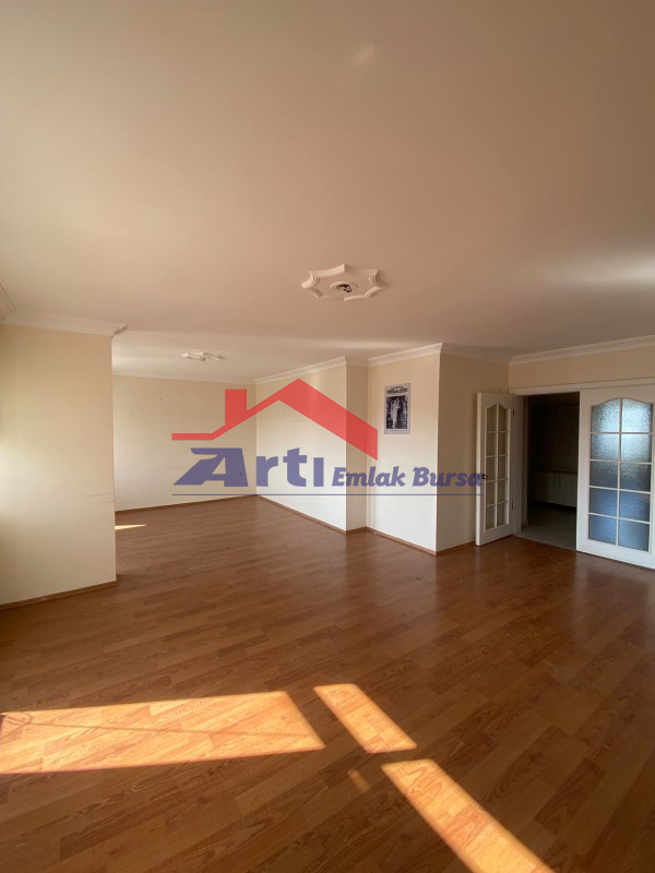 ARTI'DAN ÖZLÜCE'DE 4+1 160M² NET 4 BALKONLU SATILIK DAİRE