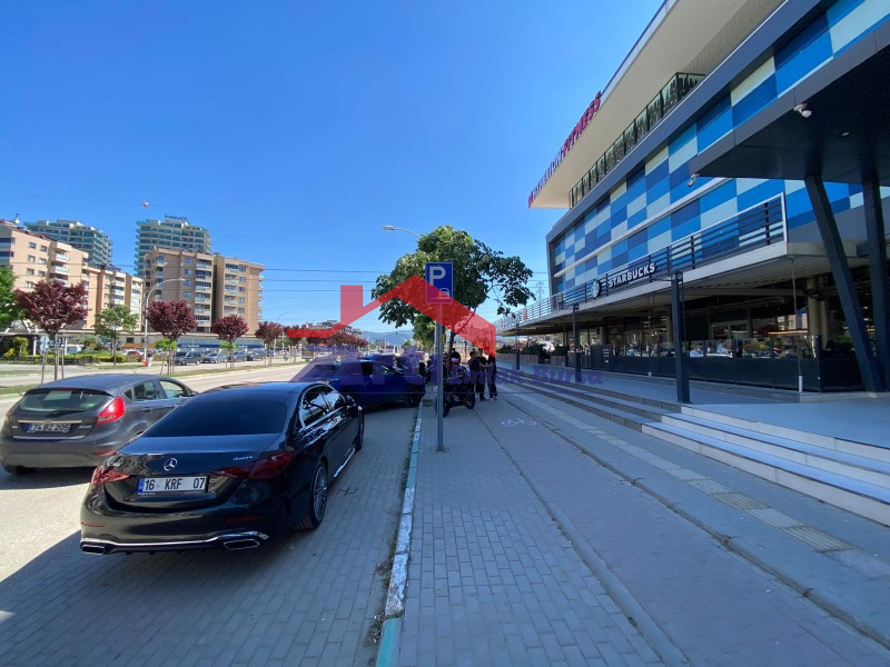 ARTI'DAN ÖZLÜCE AVM'DE CADDEYE CEPHE KURUMSAL KİRACILI DÜKKAN