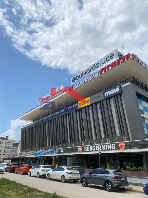 ARTI'DAN ÖZLÜCE AVM'DE CADDEYE CEPHE KURUMSAL KİRACILI DÜKKAN