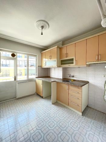 GÜVENAY - ÇORUM  ÜÇTUTLAR ATATÜRK LİSESİ CİVARI  3+1 SATILIK DAİRE