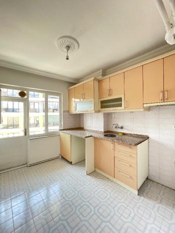 GÜVENAY - ÇORUM  ÜÇTUTLAR ATATÜRK LİSESİ CİVARI  3+1 SATILIK DAİRE