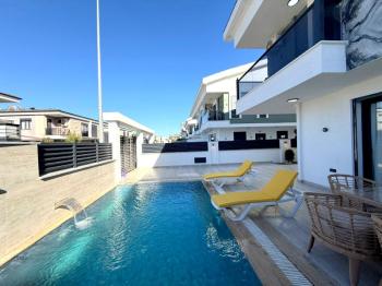 Didim'de Satılık 3+1 Eşyalı Villa