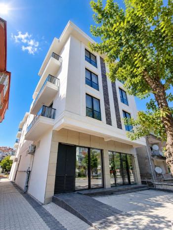 AFYON ÜÇOK EMLAKTAN CUMHURİYET MAH. SATILIK 2+1 / 70m² / 2. ARA KAT / YERDEN ISITMA LÜX DAİRE
