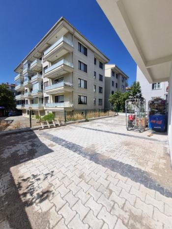 AFYON ÜÇOK EMLAKTAN CUMHURİYET MAH. SATILIK 2+1 / 70m² / 2. ARA KAT / YERDEN ISITMA LÜX DAİRE
