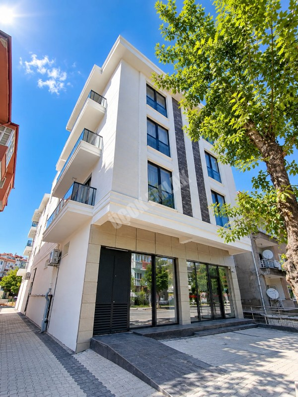 AFYON ÜÇOK EMLAKTAN CUMHURİYET MAH. SATILIK 2+1 / 70m² / 2. ARA KAT / YERDEN ISITMA LÜX DAİRE