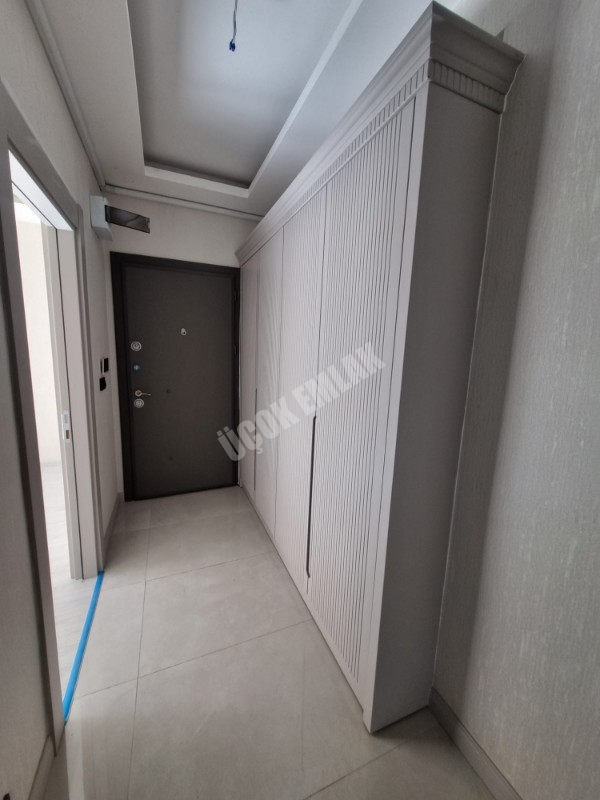 AFYON ÜÇOK EMLAKTAN CUMHURİYET MAH. SATILIK 2+1 / 70m² / 2. ARA KAT / YERDEN ISITMA LÜX DAİRE