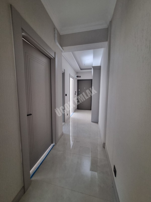 AFYON ÜÇOK EMLAKTAN CUMHURİYET MAH. SATILIK 2+1 / 70m² / 2. ARA KAT / YERDEN ISITMA LÜX DAİRE