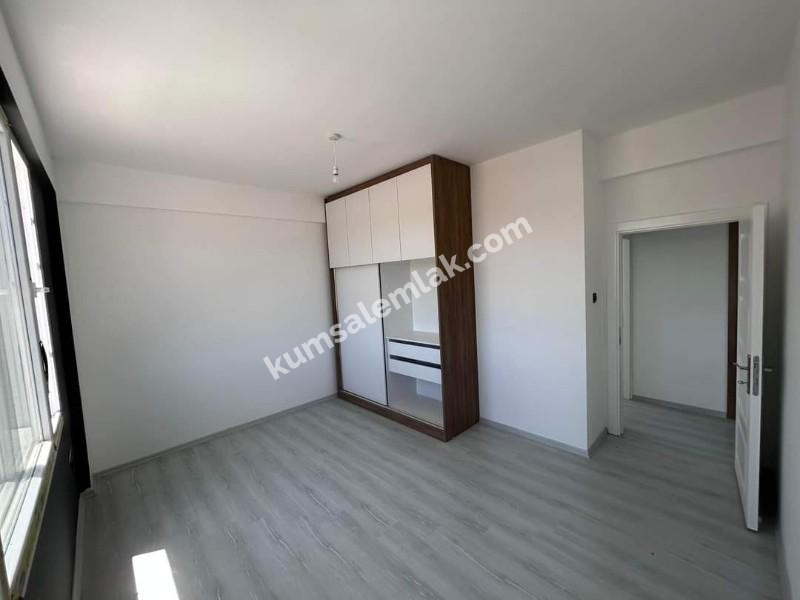MAĞUSA ÇANAKKALE'DE ZEMİNKAT BAHÇELİ SATILIK DAİRE 