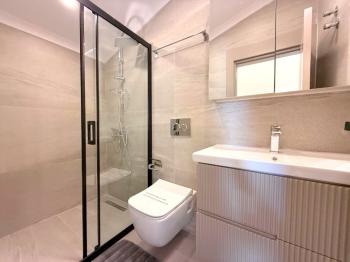 Didim Efeler Mahallesi’nde Butik Site İçerisinde Full Eşyalı Akıllı Tripleks 3+1 Villa