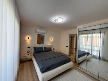 Didim Efeler Mahallesi’nde Butik Site İçerisinde Full Eşyalı Akıllı Tripleks 3+1 Villa