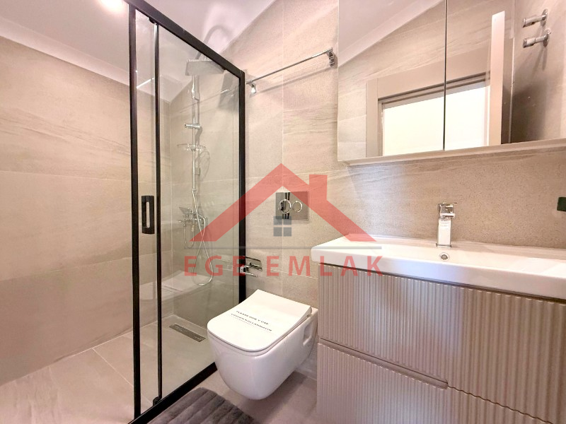 Didim Efeler Mahallesi’nde Butik Site İçerisinde Full Eşyalı Akıllı Tripleks 3+1 Villa
