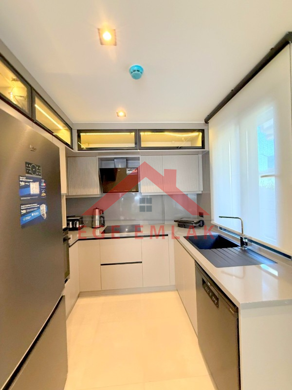 Didim Efeler Mahallesi’nde Butik Site İçerisinde Full Eşyalı Akıllı Tripleks 3+1 Villa